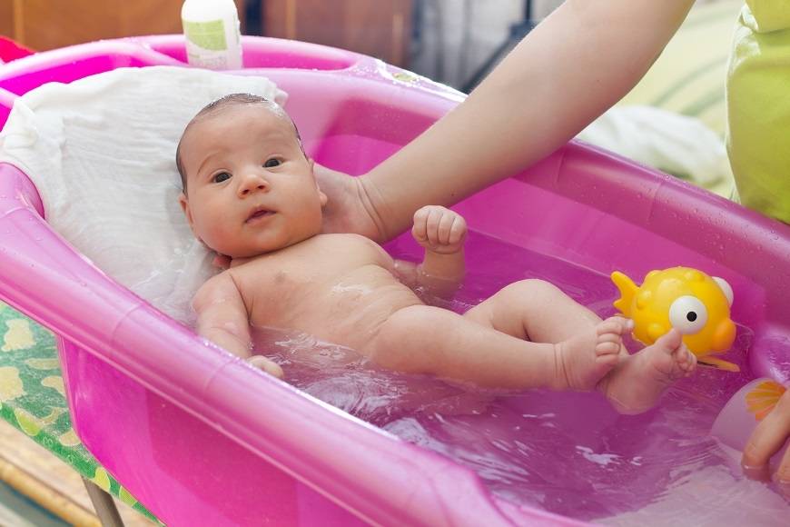 Первое купание. как купать ребенка