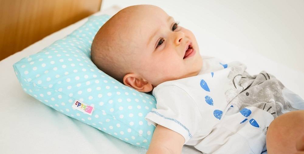 Ортопедическая подушка от кривошеи для новорожденного: разновидности, как правильно выбрать