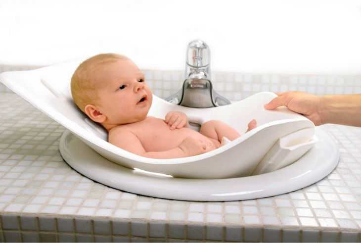 Как устраивать воздушные ванны новорожденного