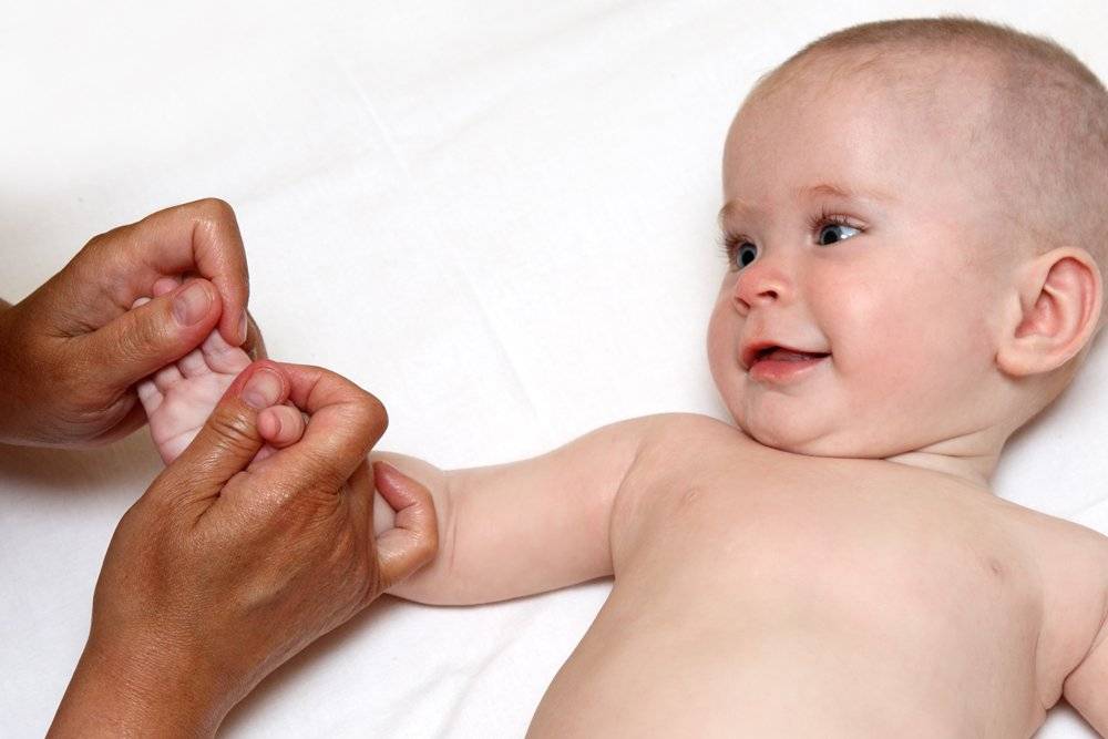 У новорожденного трясется подбородок, нижняя губа: тремор у месячного ребенка - мытищинская городская детская поликлиника №4