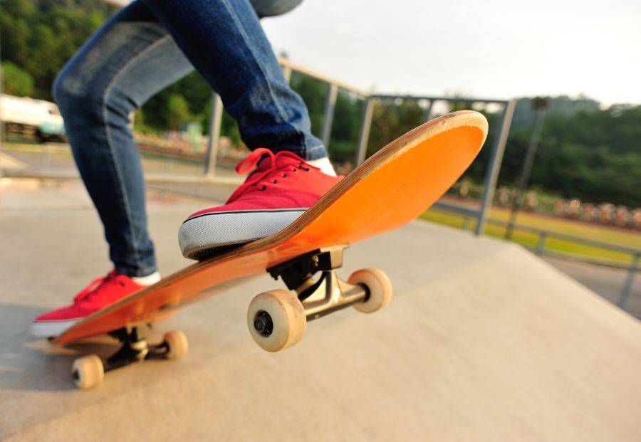 Скейтборд для ребенка - как выбрать, как научиться кататься, трюки