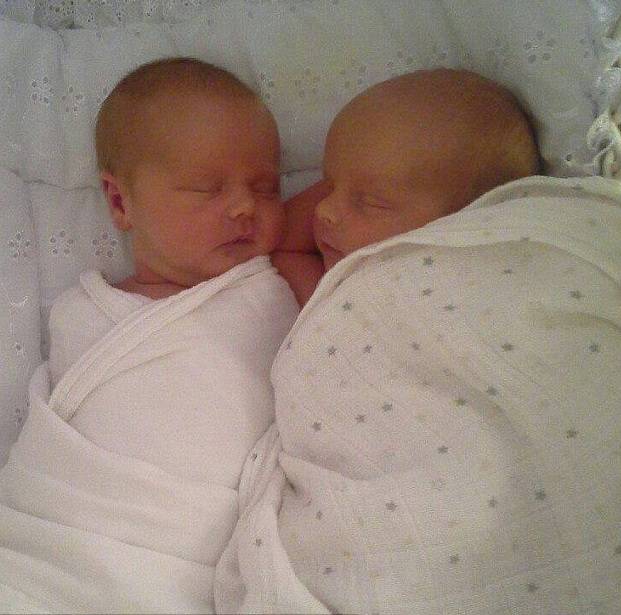 Как родить двойню: на каком сроке рожают близнецов?
