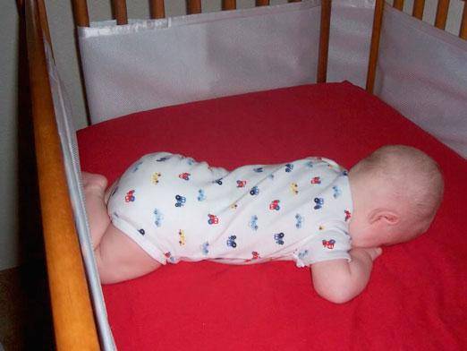 Чтобы ребенок не переворачивался во сне. план действий, если грудничок переворачивается во сне на живот и просыпается