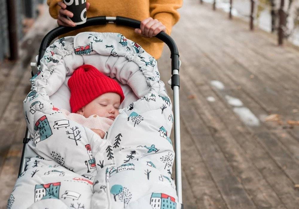8 общих правил для зимних прогулок с новорождённым: как гулять, как одеть и не замерзнуть?