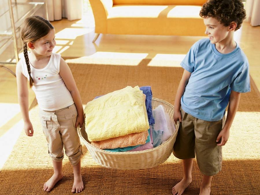 «не хочу, не буду!»: 8 способов, как приучить ребенка помогать по дому