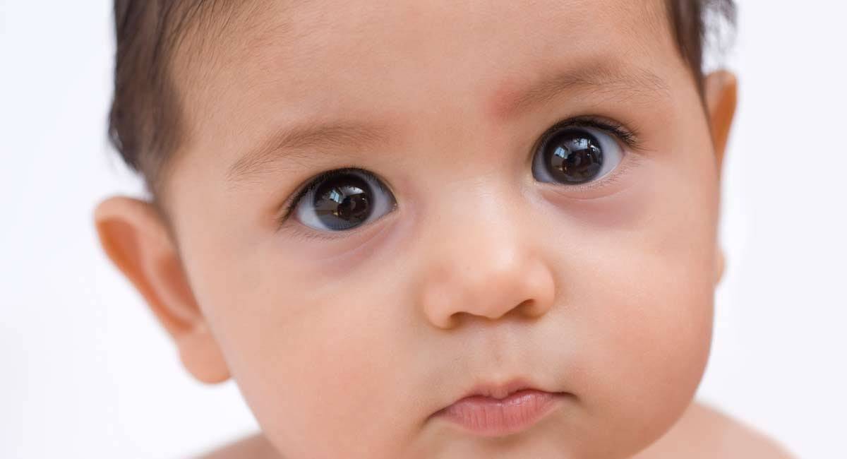 Отеки под глазами у ребенка — причины появления припухлостей