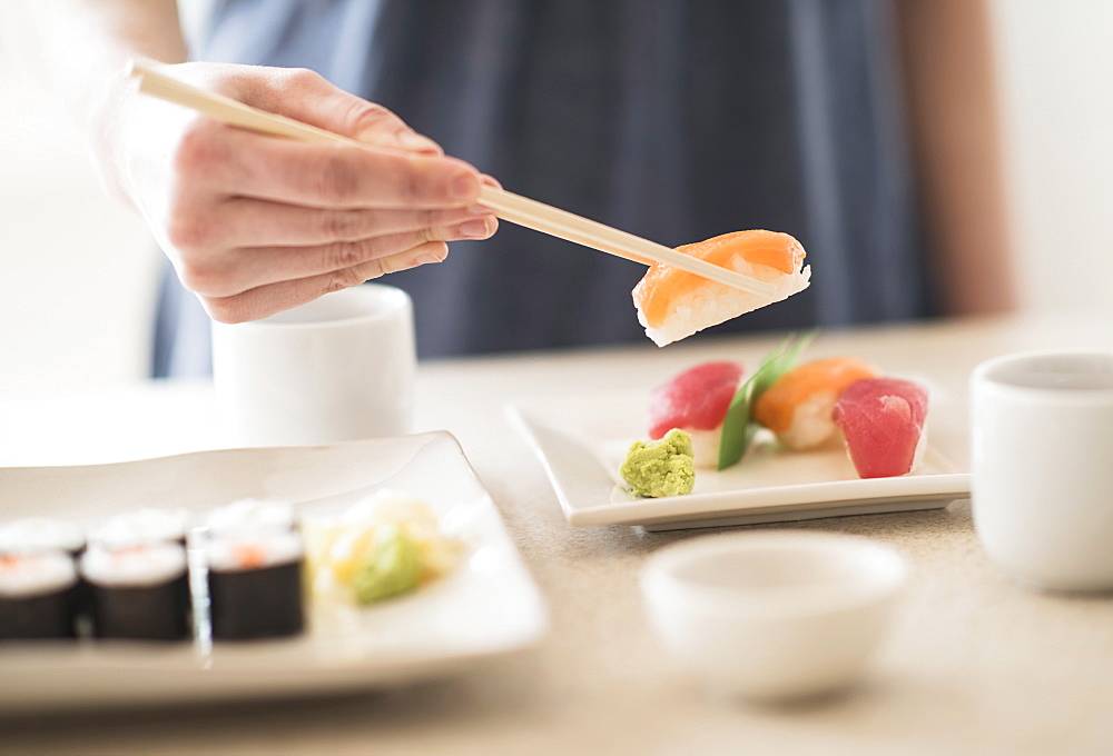 Можно ли кушать суши при грудном вскармливании?