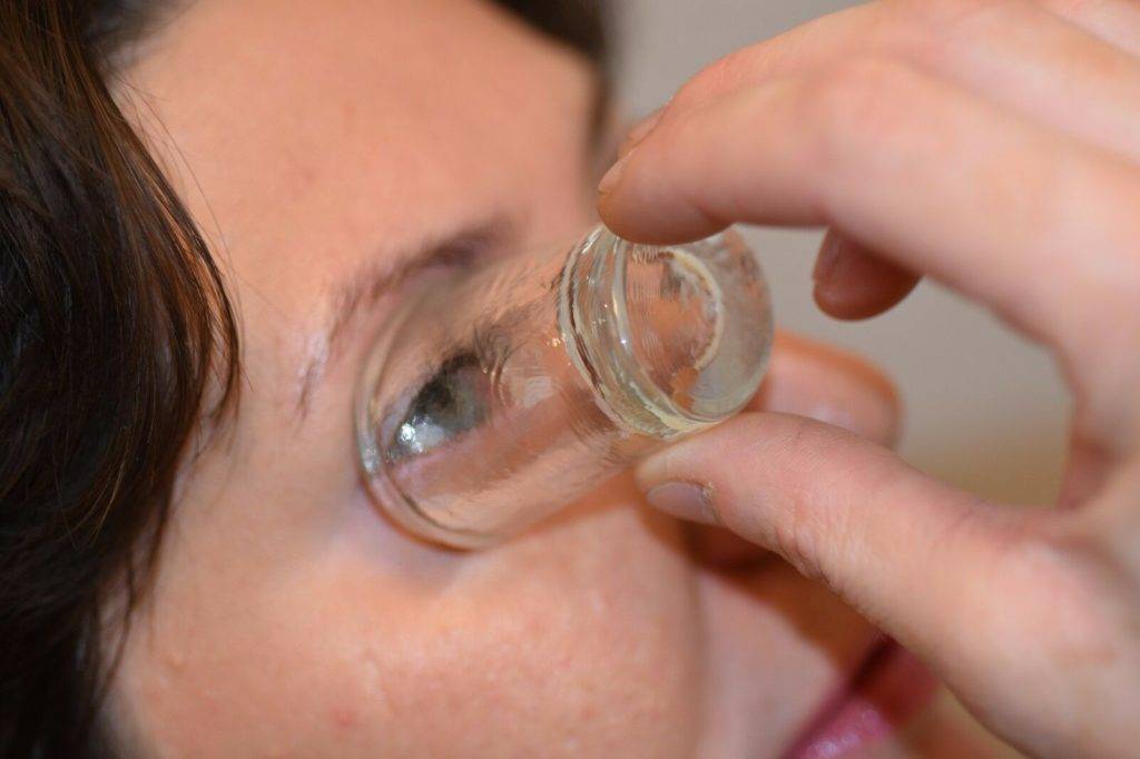Можно ли использовать ромашку для промывания глаз при конъюнктивите? - энциклопедия ochkov.net