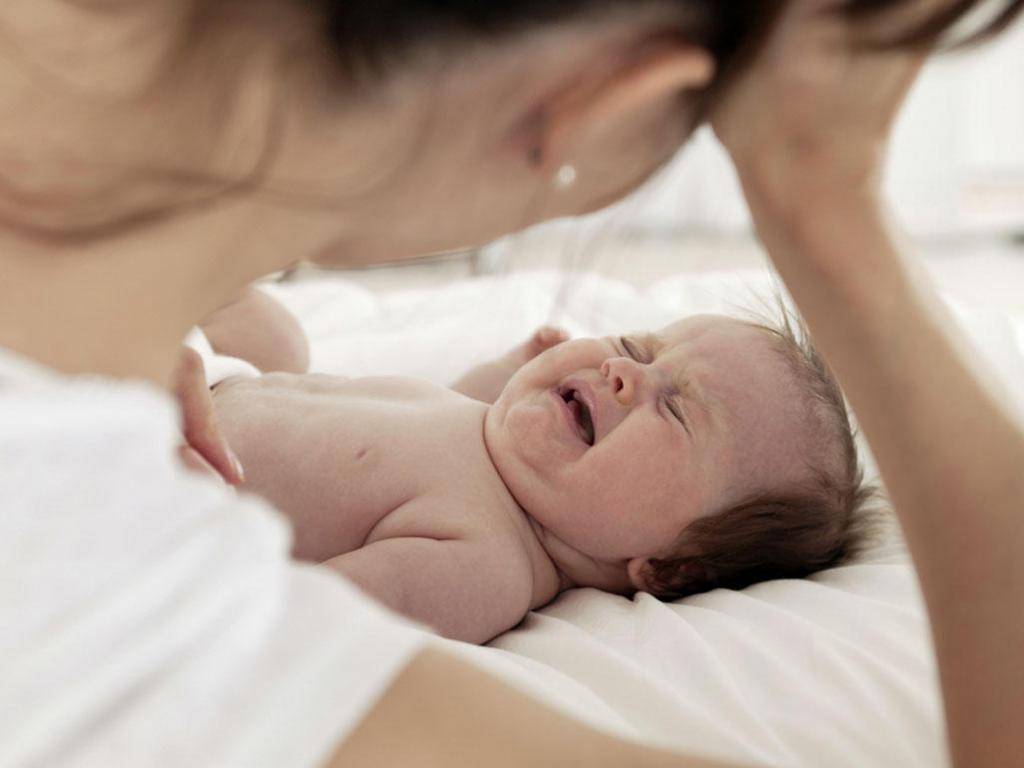 Причины срыгивания у новорожденных при грудном вскармливании как уменьшить срыгивания