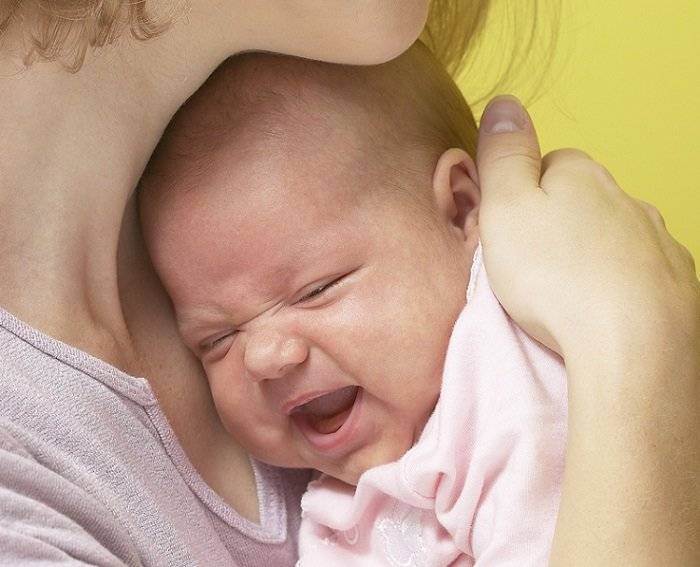 Нужно ли давать младенцу плакать?