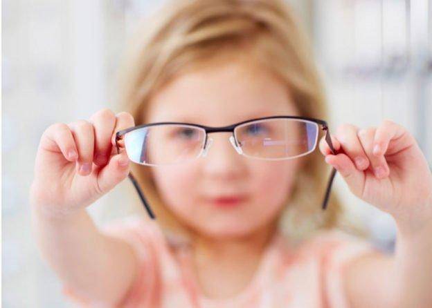 Зрение у детей. нужно ли детям носить солнцезащитные очки