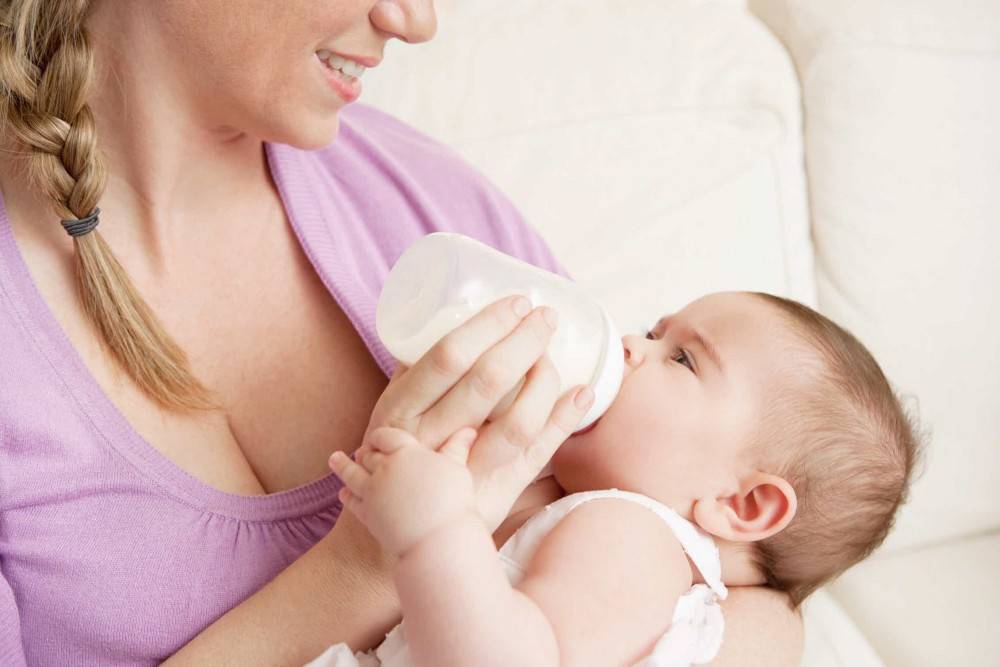 Сколько нужно кормить ребенка грудью - за и против длительного вскармливания