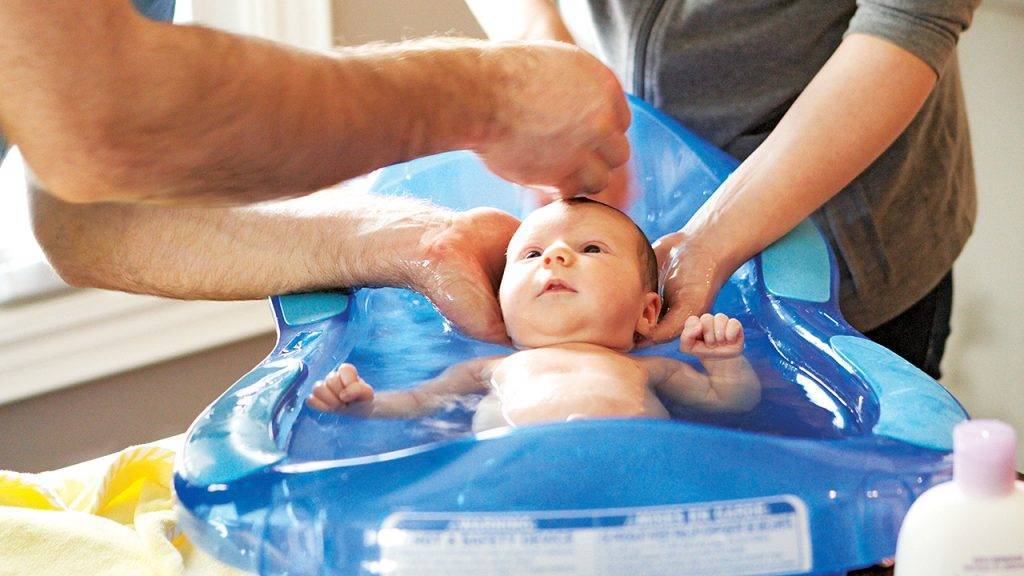Кипятить ли воду для купания новорожденного?