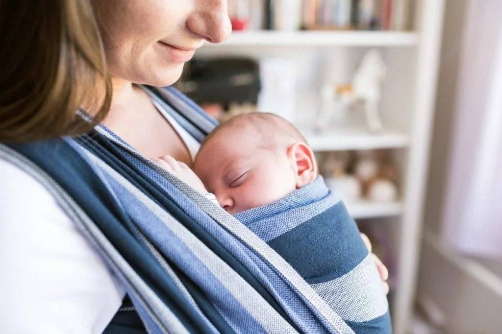 Слинг для новорожденного: какой лучше выбрать, как правильно завязывать
