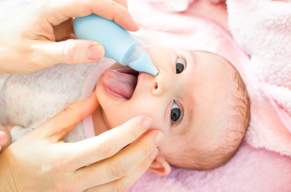 Уход за новорожденным - режим питания, гигиеническая обработка и водные процедуры