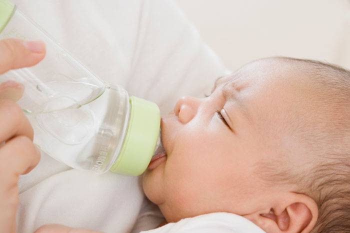 Какую воду пить младенцу?   | материнство - беременность, роды, питание, воспитание