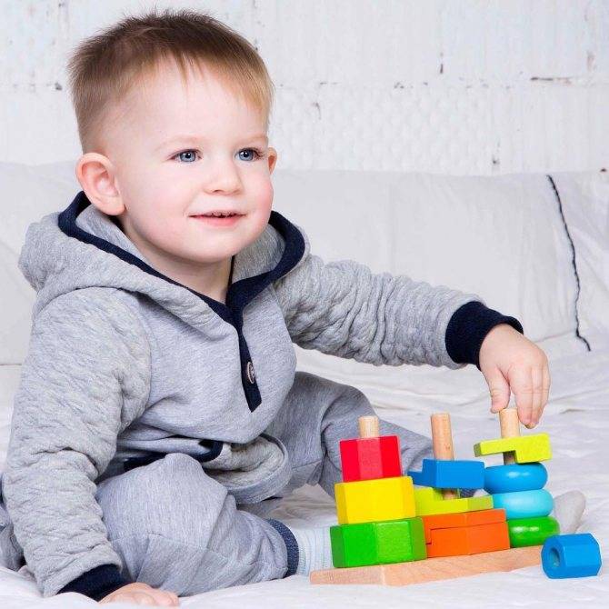 Развивающие игрушки для детей 7 месяцев: что нужно купить малышу