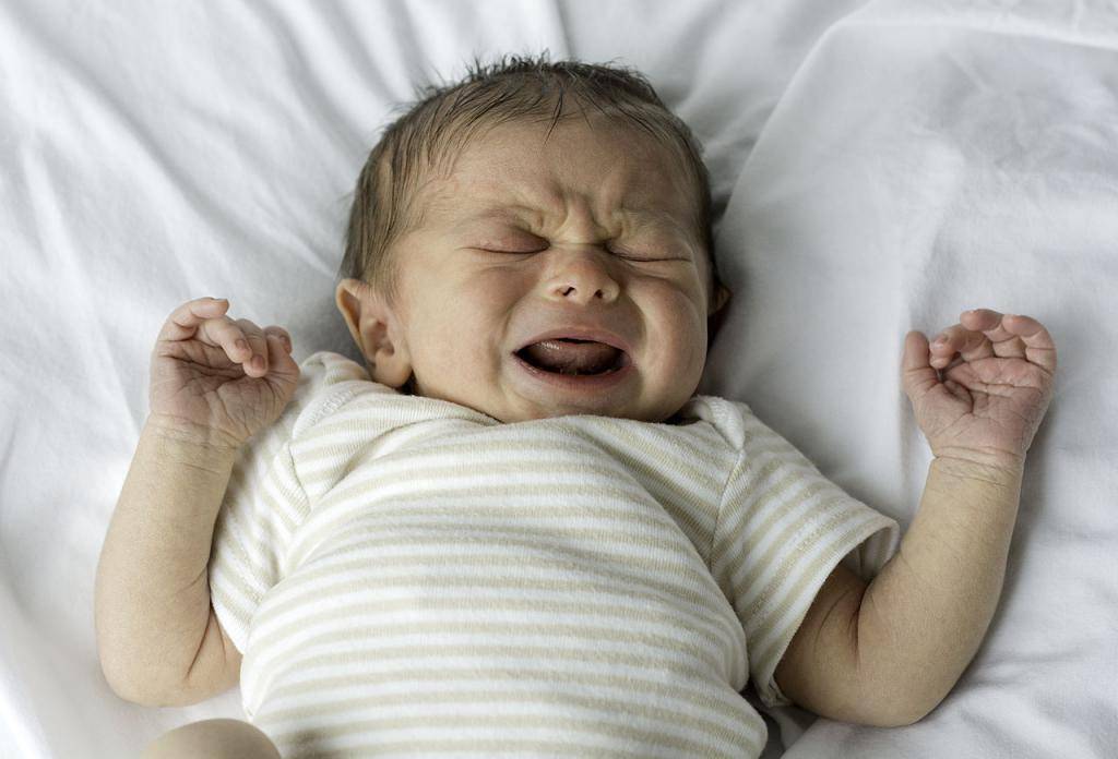 Почему грудничок плохо спит? причины нарушения сна у ребенка.