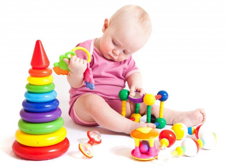 Как развивать ребенка в 5 месяцев - варианты занятий с детьми