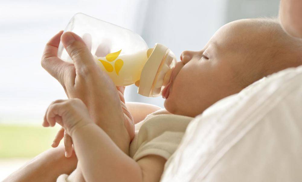 Как кормить новорожденного