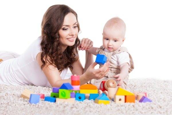 Развитие малыша на втором месяце: умения и навыки грудничка
