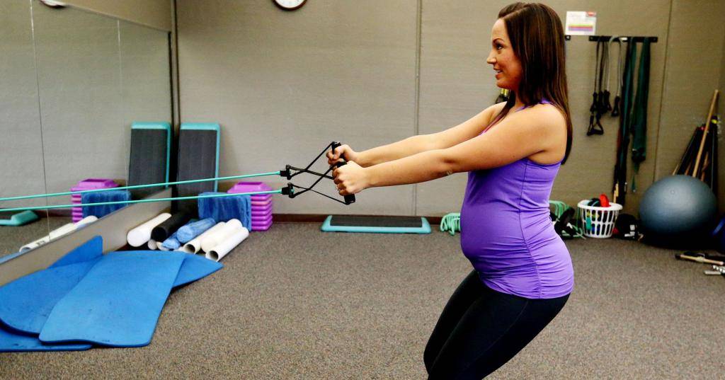 Почему во время беременности нельзя поднимать тяжести?