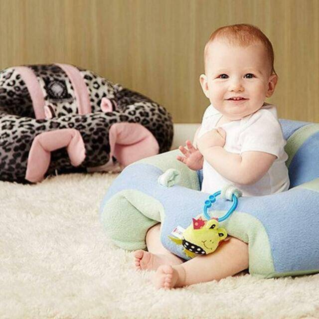 Подушки 6 месяцев. Сажать в подушки ребенка. Подушка для присаживания ребенка. Высаживание ребенка в подушки. Дети сидят на подушках.