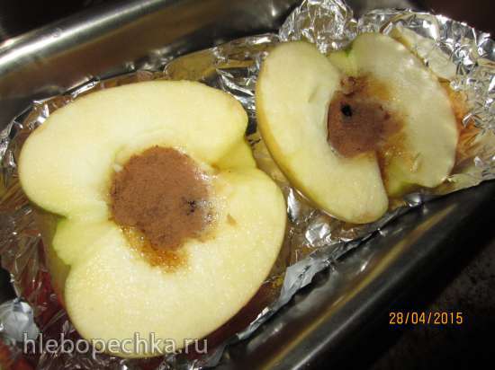 Печеные яблоки для детей: рецепт в духовке и микроволновке