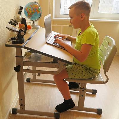 Удобно и практично: как выбрать растущий стул для ребёнка