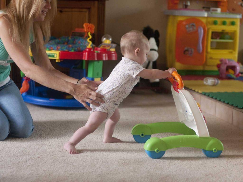 Как научить ребенка ходить: инструкция для родителей