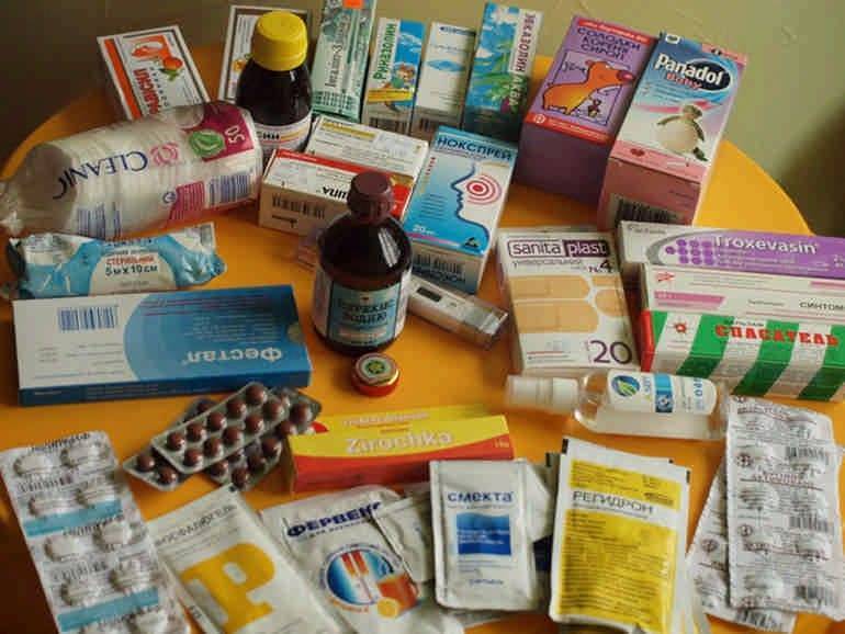 Аптечка в отпуск на море: список препаратов