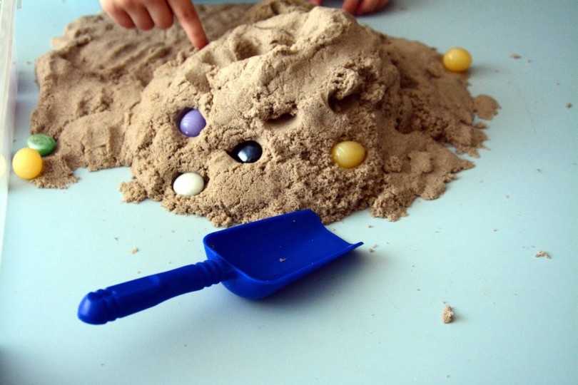 Кинетический песок своими руками в домашних условиях - из чего делают умный песок для детей