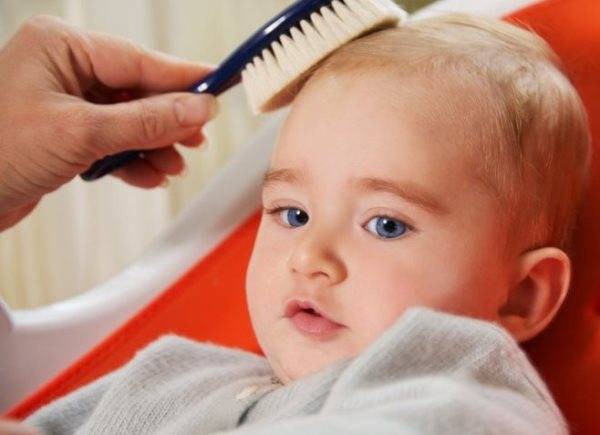 Первая стрижка ребенка: можно ли до года срезать волосы?