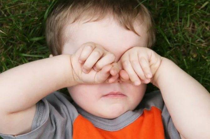 Ребенок чешет глаза и иногда нос: причины и способы решения проблемы - мытищинская городская детская поликлиника №4