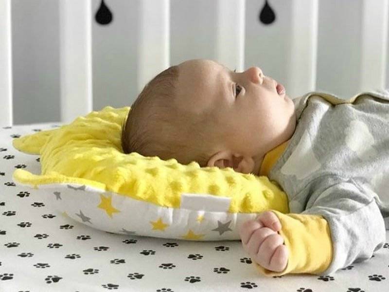 С какого возраста ребенку можно спать на подушке: 4 совета врача по выбору подушки для новорожденного