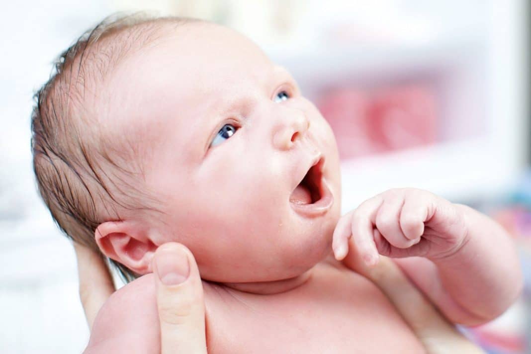 Почему трясется подбородок у новорожденного: тремор у малыша