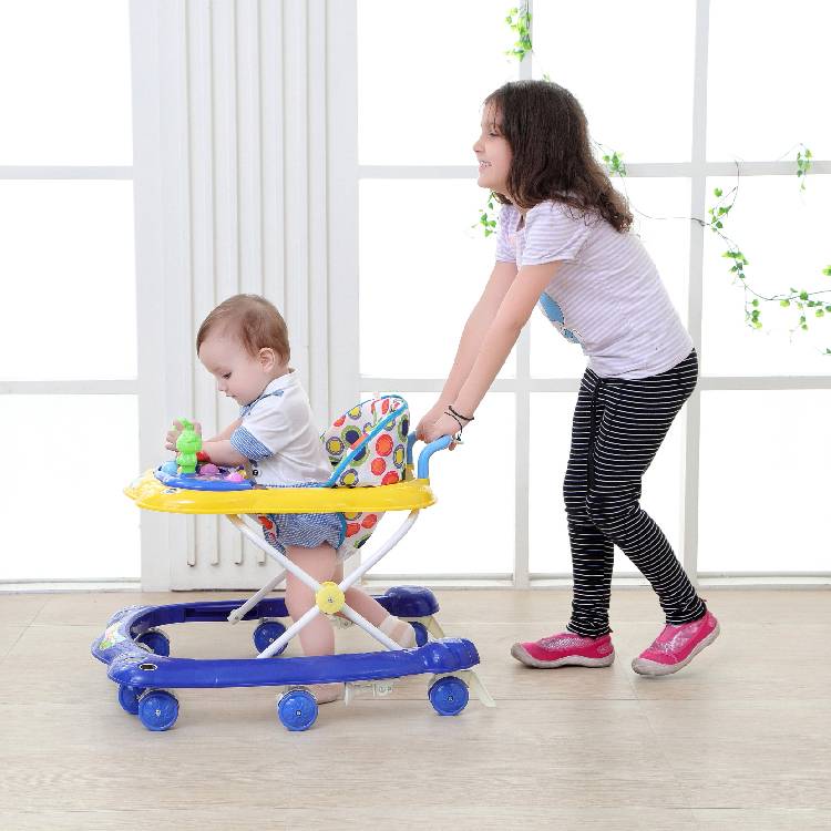 Нужны ли ходунки для малышей и с какого возраста использовать это приспособление?