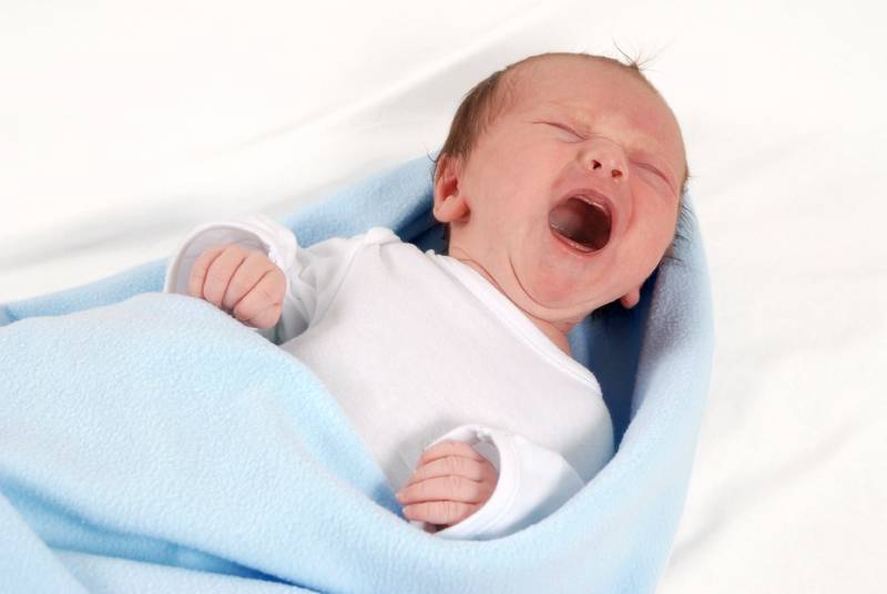 10 способов успокоить новорожденного во время истерики