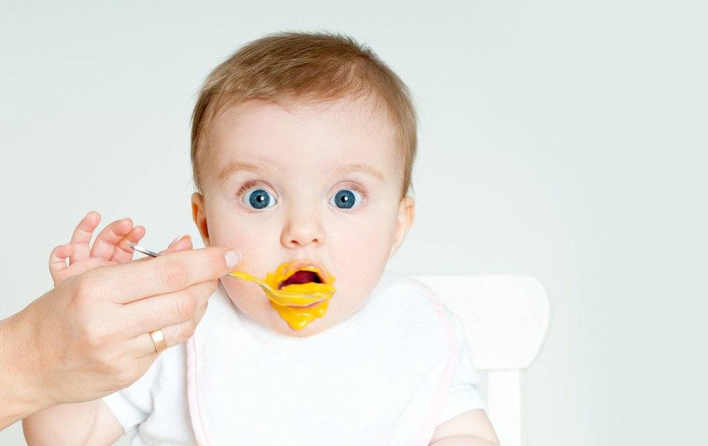 Ребенок плохо ест прикорм: что делать?