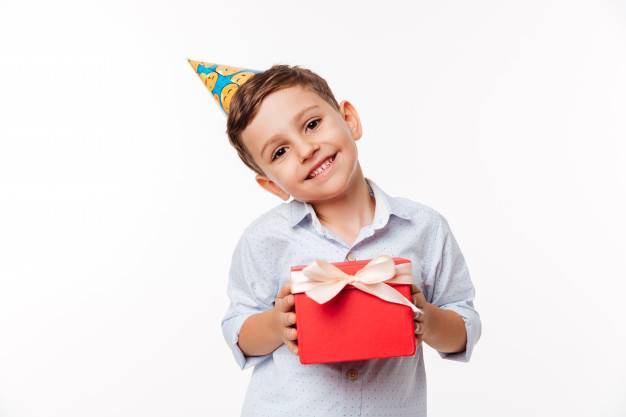Что подарить мальчику на 5 лет на день рождения: недорого, у которого все есть, идеи подарков