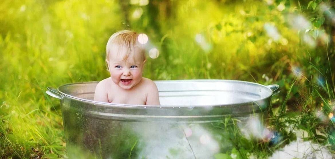 Ромашка для купания новорождённого: полезные свойства, правильные пропорции и способы приготовления