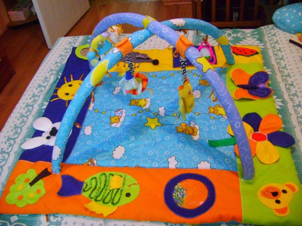 Игровые коврики своими руками. как сшить развивающий коврик малышу: советы и идеи. игры на развивающем коврике