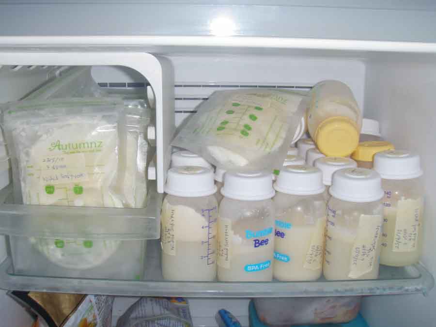 Как и сколько можно хранить сцеженное грудное молоко