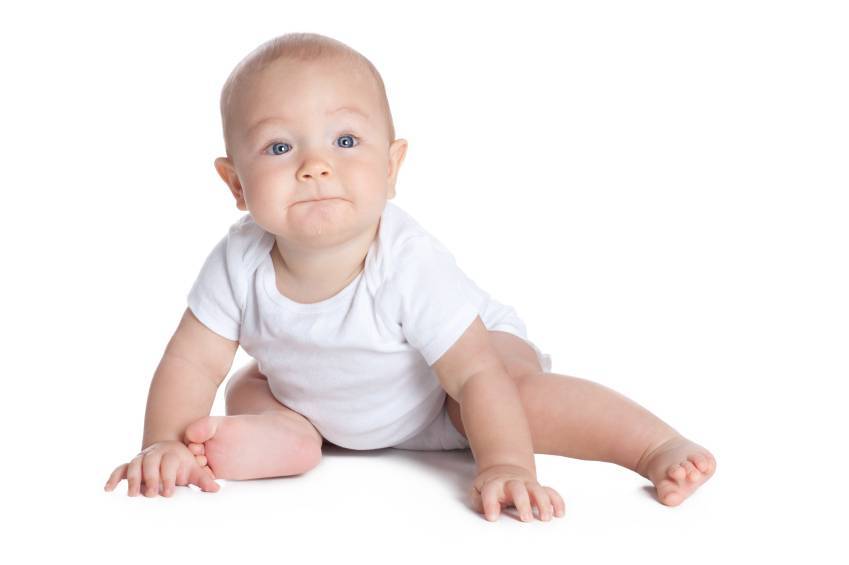 Ребенок в 3 месяца пытается сесть — нормально ли это