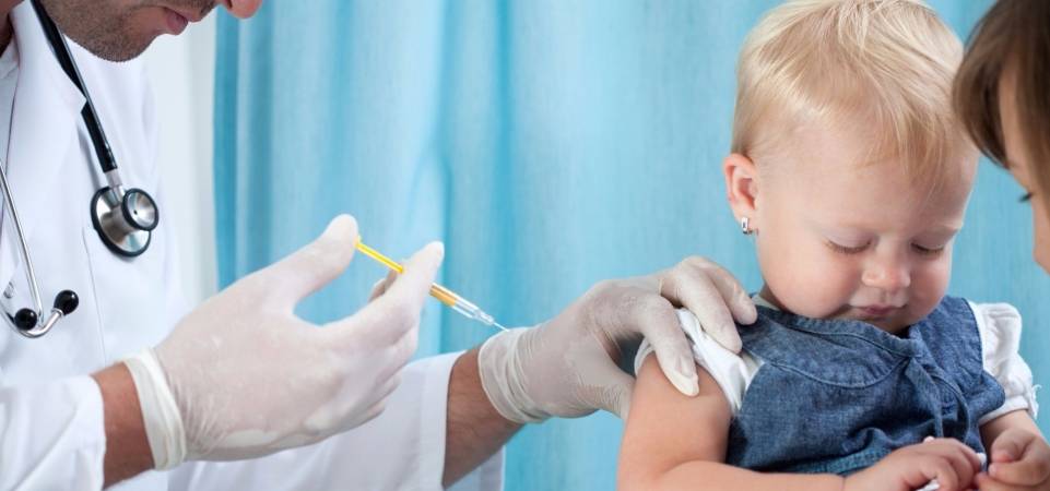 Прививка от менингита детям и взрослым – как называется, когда делают: виды и названия вакцин, возможные побочные эффекты и противопоказания к вакцинации