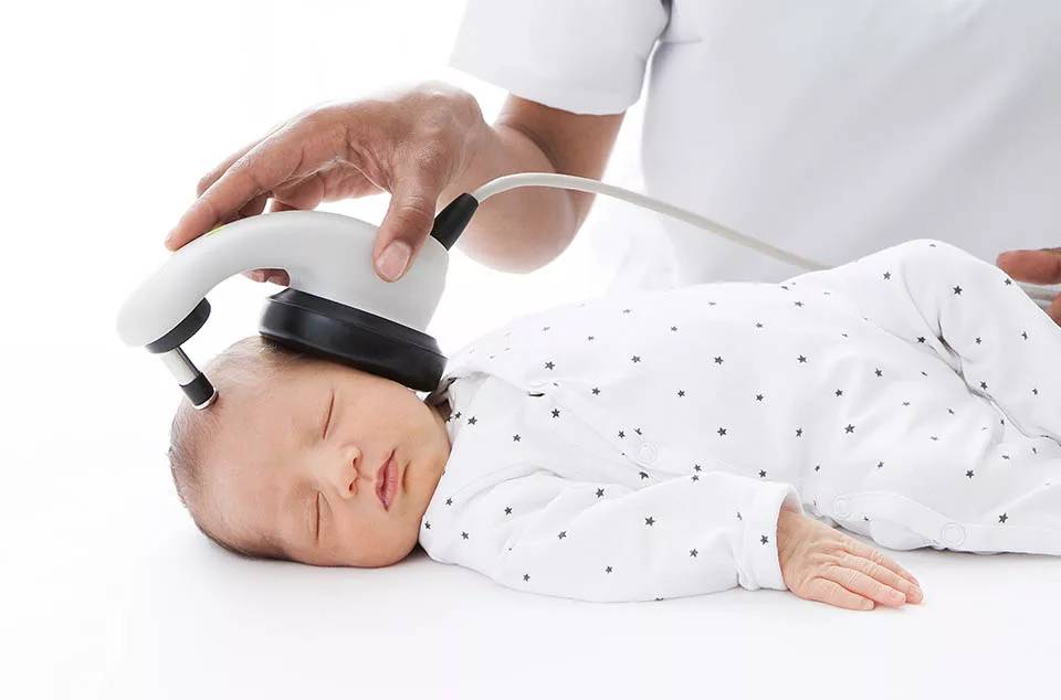 Проверка слуха у новорожденных в роддоме аппаратом и результаты исследования