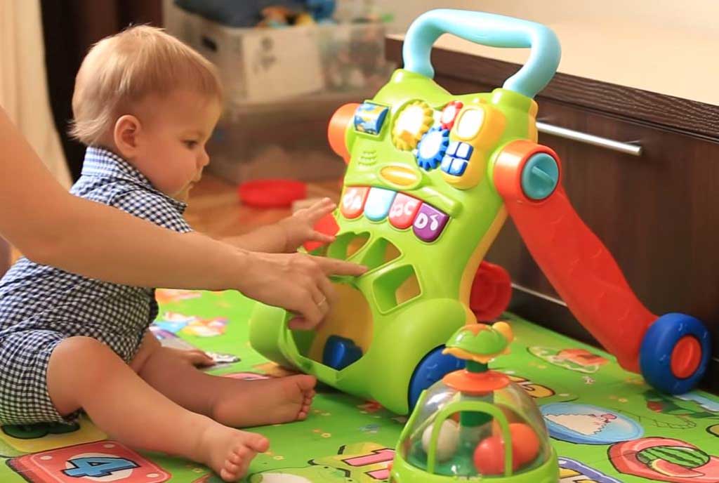 Развивающие игры для детей 7 месяцев: как и во что играть в домашних условиях