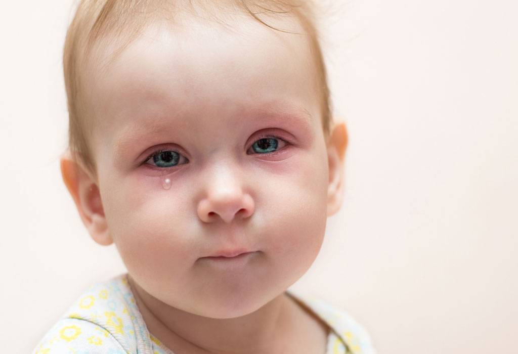 У ребенка зеленые сопли и гноятся глаза: лечение насморка с кашлем и конъюнктивитом при простуде