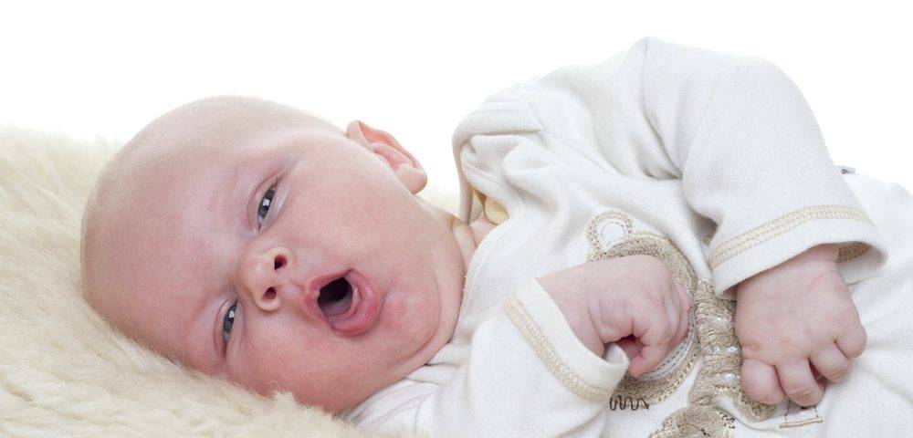 Чем лечить насморк у новорожденного ребенка?