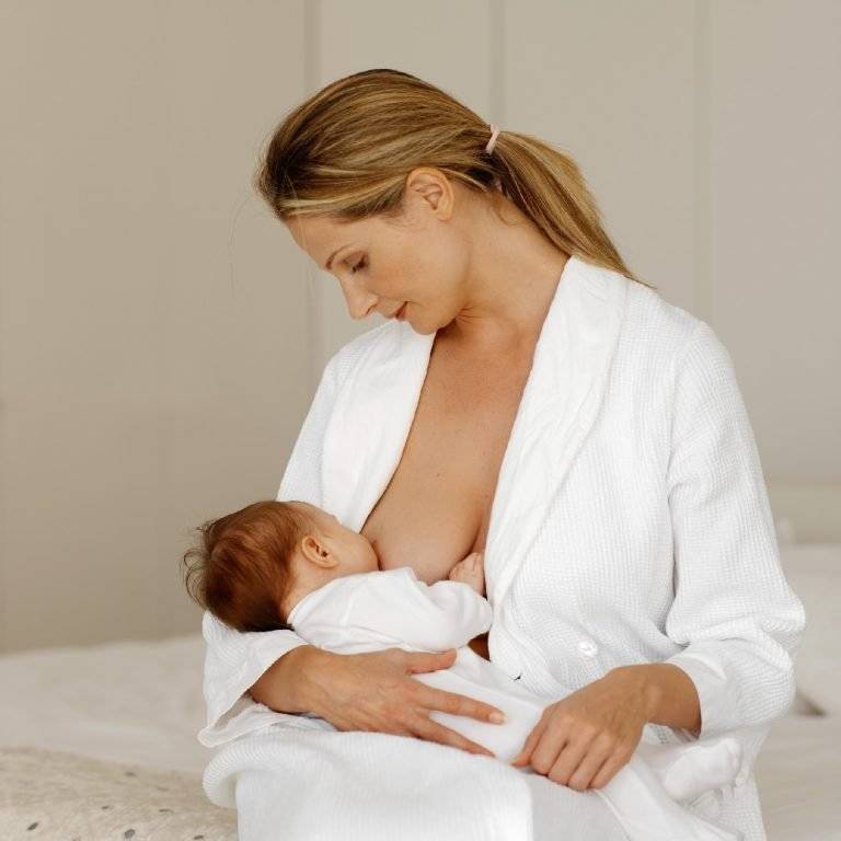 Ребенок захлебывается во время кормления грудным молоком - для мам